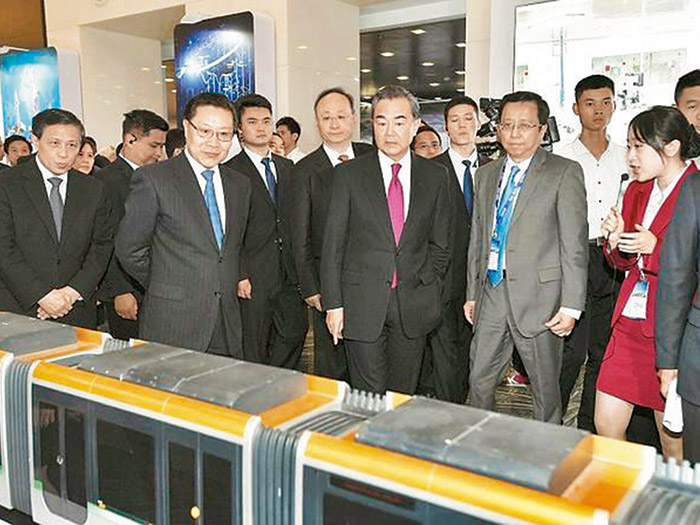  外交部举办四川全球推介活动“OB视讯造”现代有轨电车模型亮相蓝厅